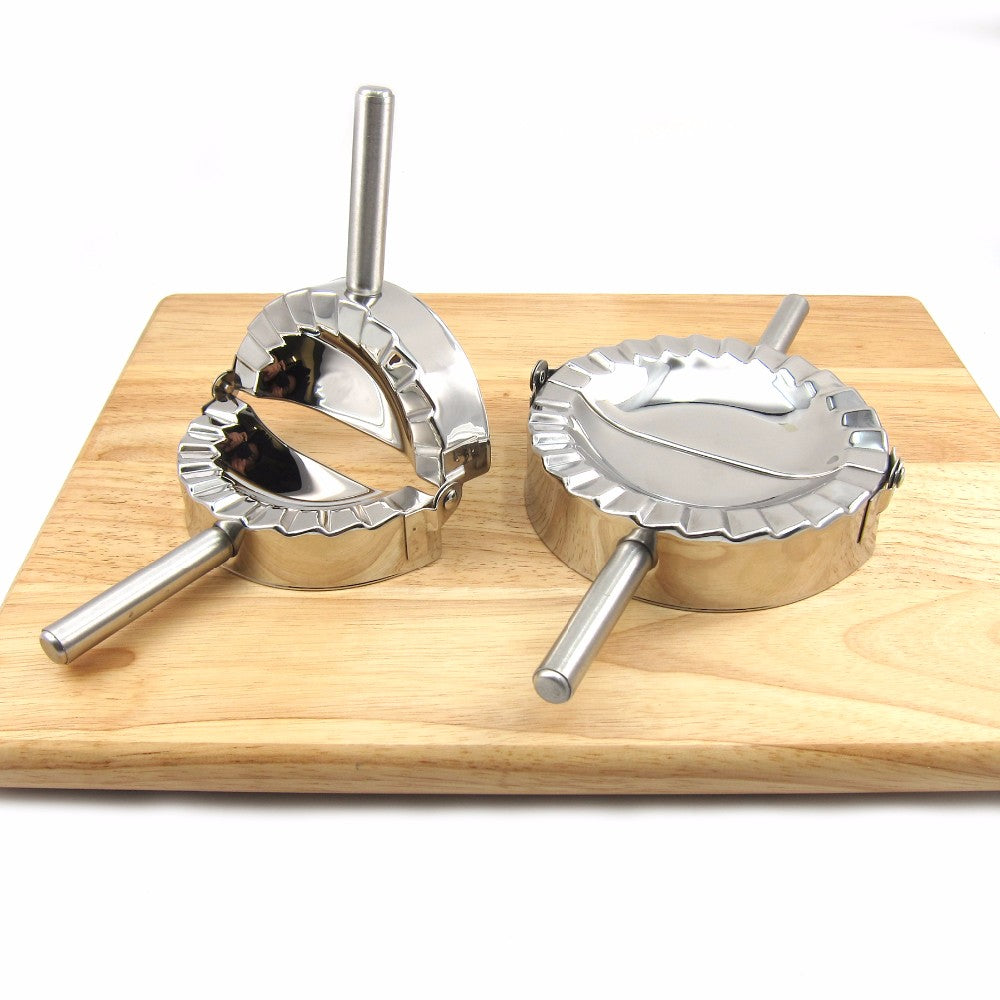 A Versatile Mold for Making Ravioli And Dumplings, This Stainless Steel Pastry Press Features a Precise Design, Perfect for Crafting Homemade Pasta in Your Kitchen