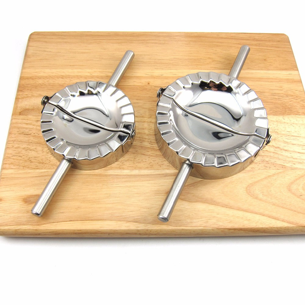 A Versatile Mold for Making Ravioli And Dumplings, This Stainless Steel Pastry Press Features a Precise Design, Perfect for Crafting Homemade Pasta in Your Kitchen