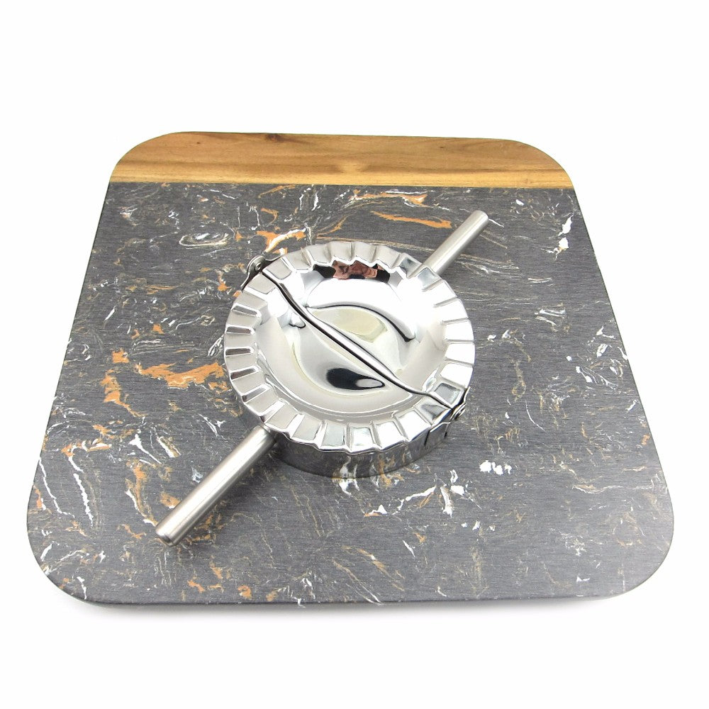 A Versatile Mold for Making Ravioli And Dumplings, This Stainless Steel Pastry Press Features a Precise Design, Perfect for Crafting Homemade Pasta in Your Kitchen