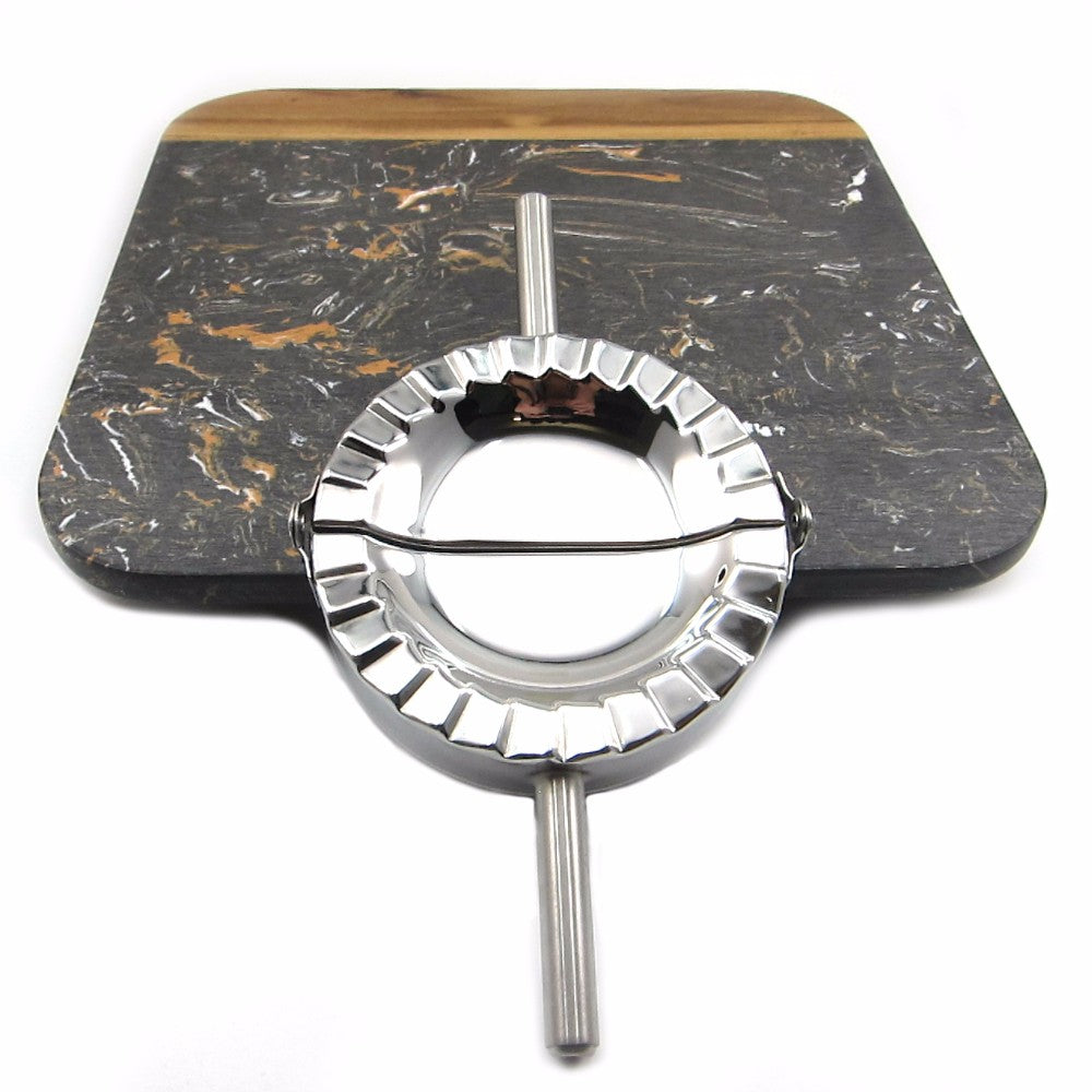A Versatile Mold for Making Ravioli And Dumplings, This Stainless Steel Pastry Press Features a Precise Design, Perfect for Crafting Homemade Pasta in Your Kitchen