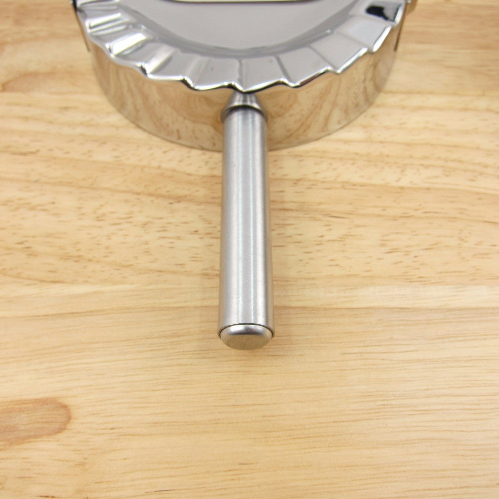 A Versatile Mold for Making Ravioli And Dumplings, This Stainless Steel Pastry Press Features a Precise Design, Perfect for Crafting Homemade Pasta in Your Kitchen