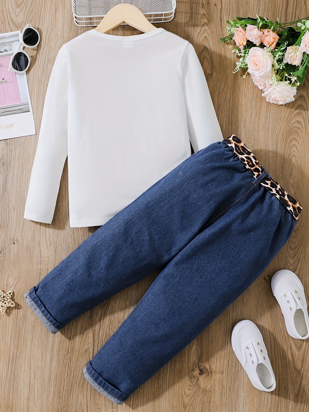 2pcs Girl's Figure Print Long-sleeve Tee and Belted Ripped Denim Jeans Set, Casual Outdoor Clothing