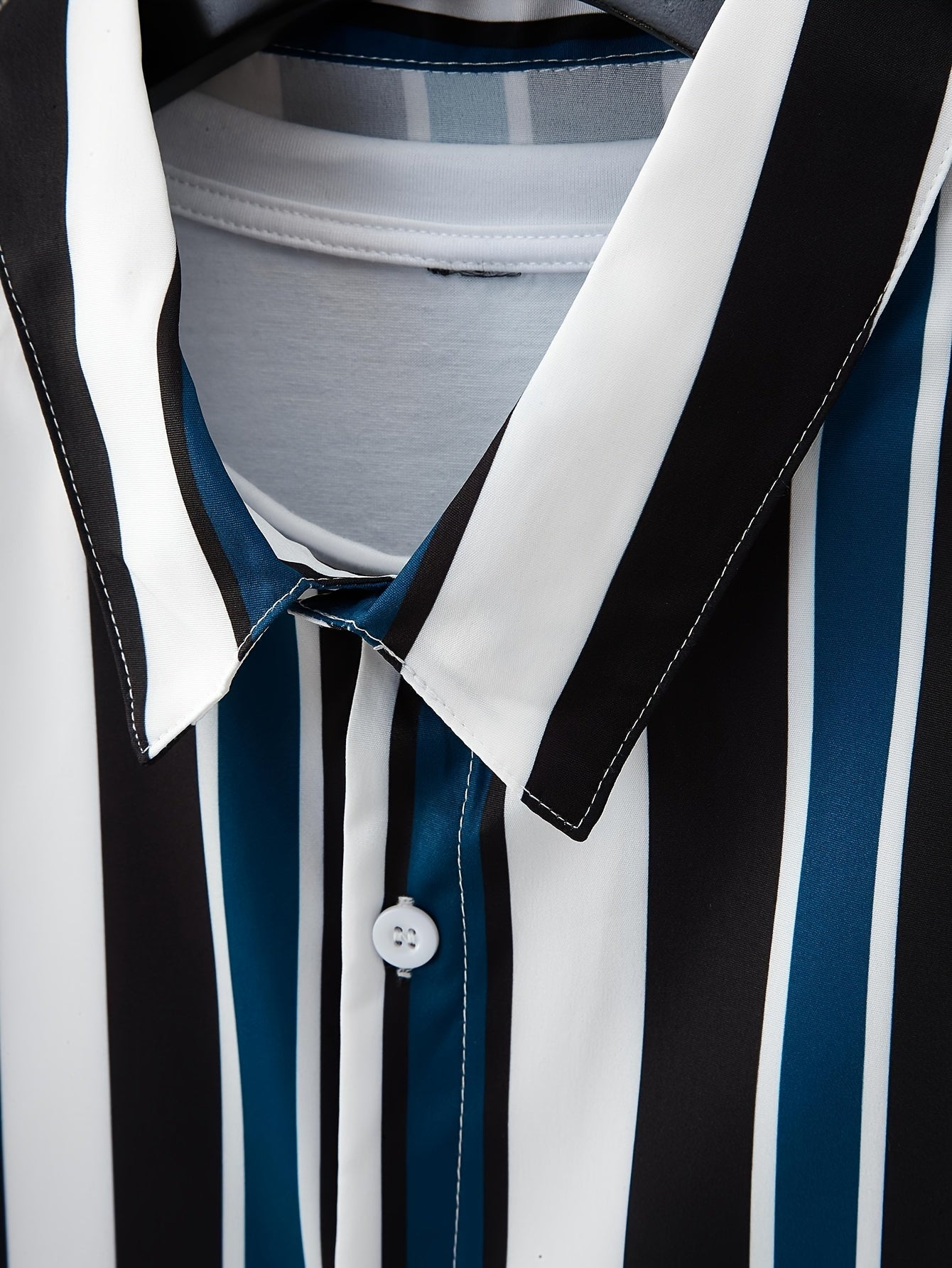 Vertical Striped Pattern Print, Men's 2Pcs Outfits, Casual Lapel Button Up Short Sleeve Shirts Shirt And Drawstring Shorts Set For Summer, Men's Clothing