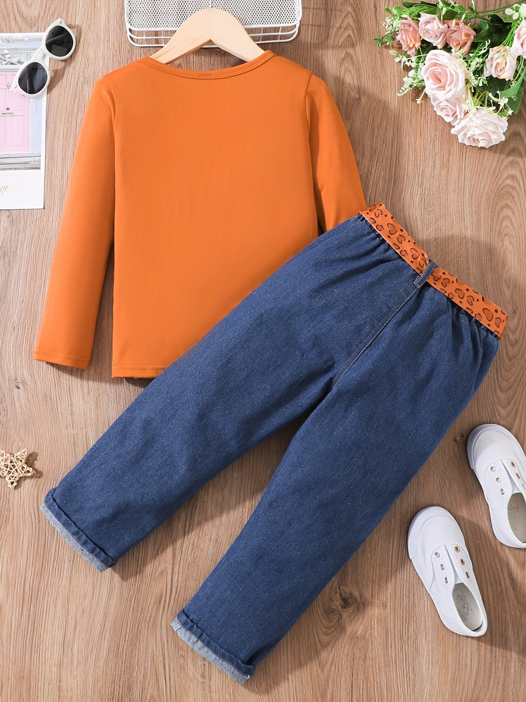 2pcs Girl's Figure Print Long-sleeve Tee and Belted Ripped Denim Jeans Set, Casual Outdoor Clothing