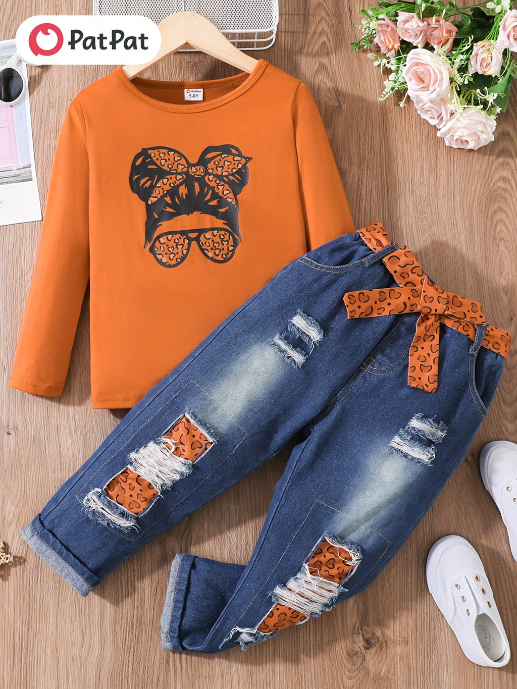 2pcs Girl's Figure Print Long-sleeve Tee and Belted Ripped Denim Jeans Set, Casual Outdoor Clothing