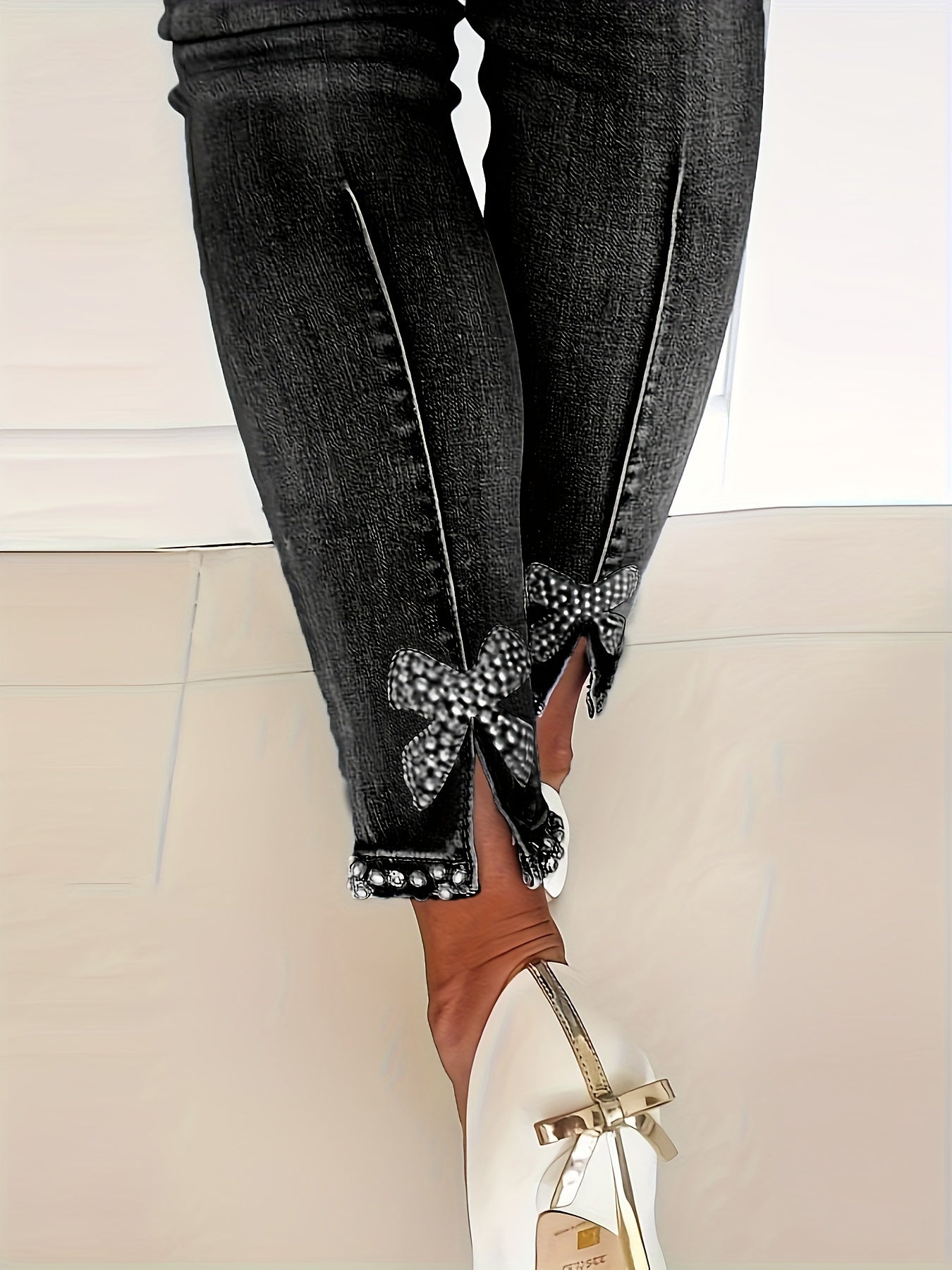 Blaue High-Stretch Skinny Jeans, Hose aus Denim mit Faux-Perlen-Dekor und schmaler Passform, Damen-Jeans & Bekleidung