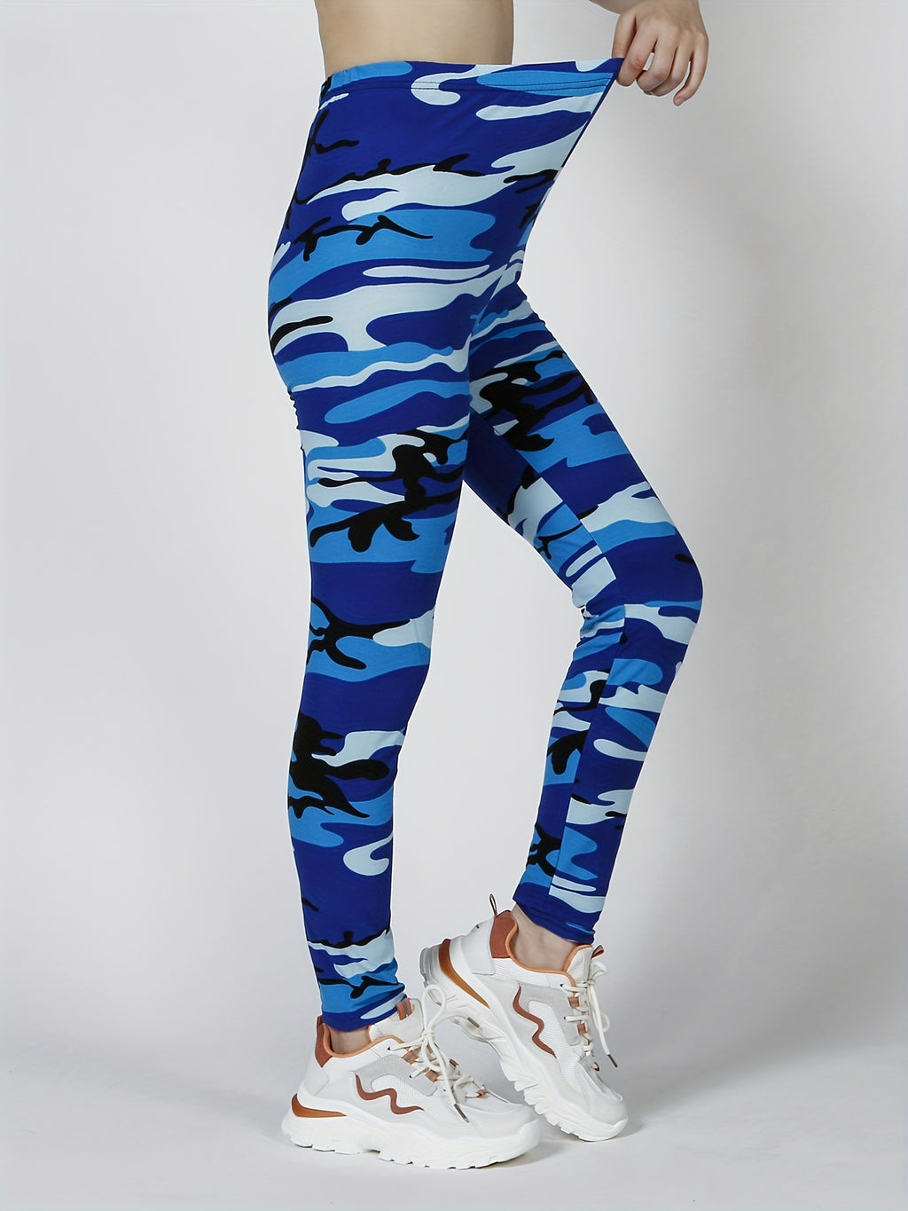 Camouflage Gray-Green Women's Casual Leggings, Cropped Length
