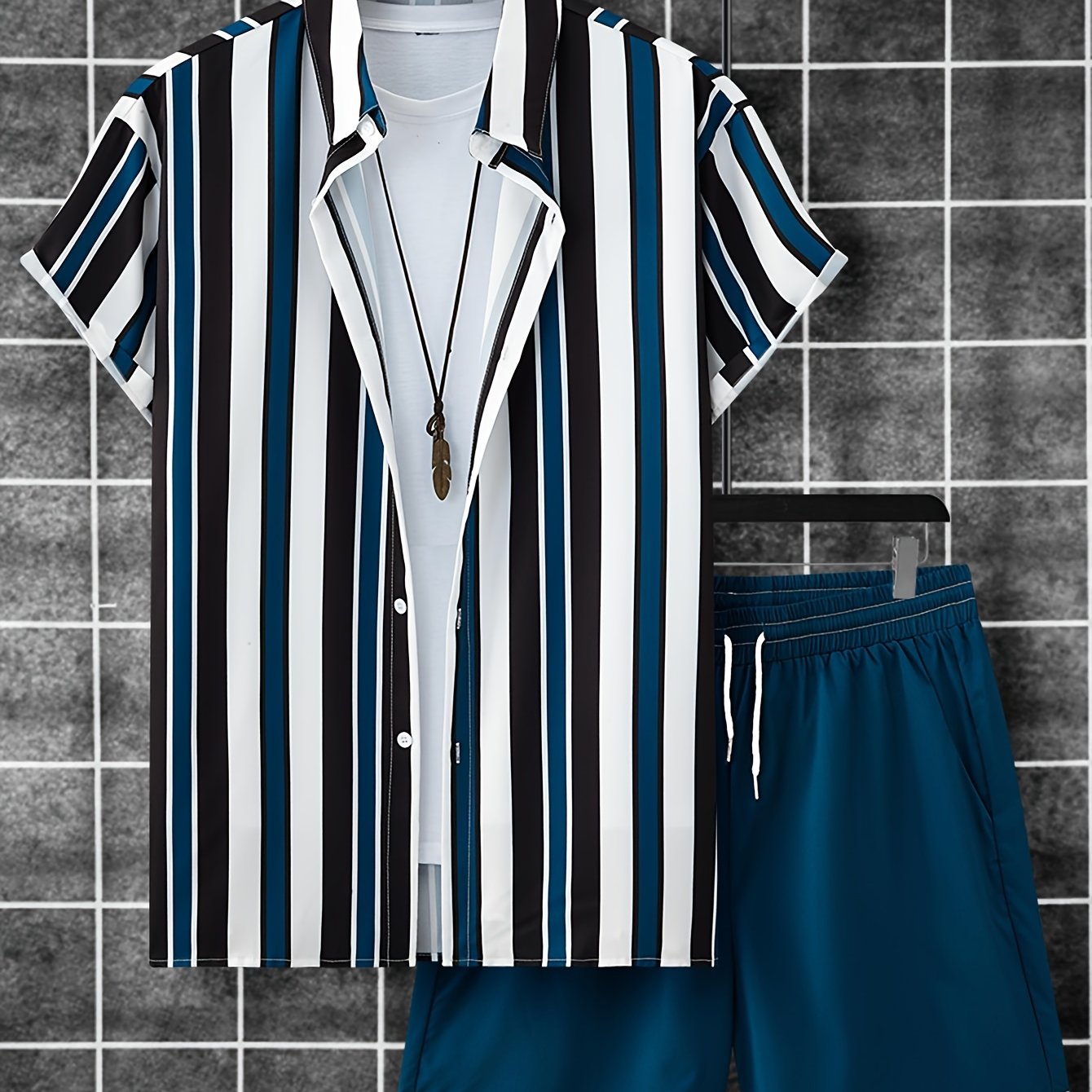Vertical Striped Pattern Print, Men's 2Pcs Outfits, Casual Lapel Button Up Short Sleeve Shirts Shirt And Drawstring Shorts Set For Summer, Men's Clothing