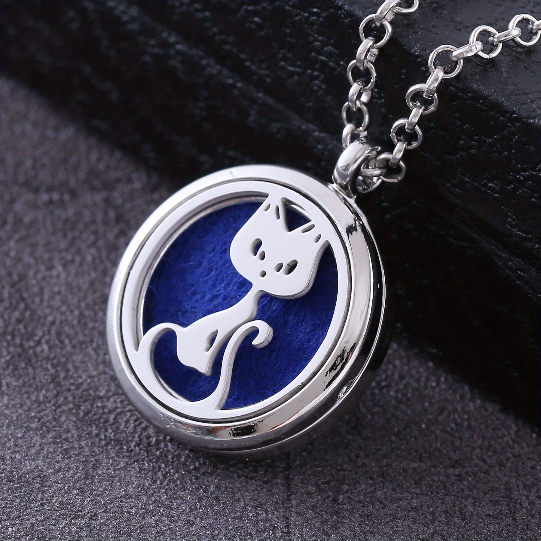Metal Stainless Steel Pendant Necklace Open Locket Perfume Aroma Essential Oil Diffuser Necklace For Women Girls
