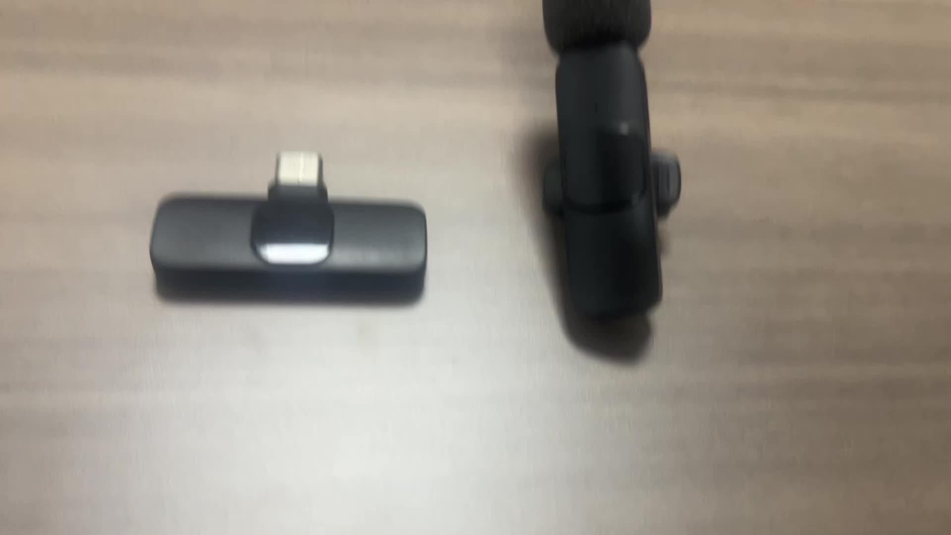 Professional Wireless Microphone, Smartphone, Laptop, Wireless Omnidirectional Condenser Recording Microphone, for Interviews, Video Podcasts, Video Logs, New Year Gift for Him