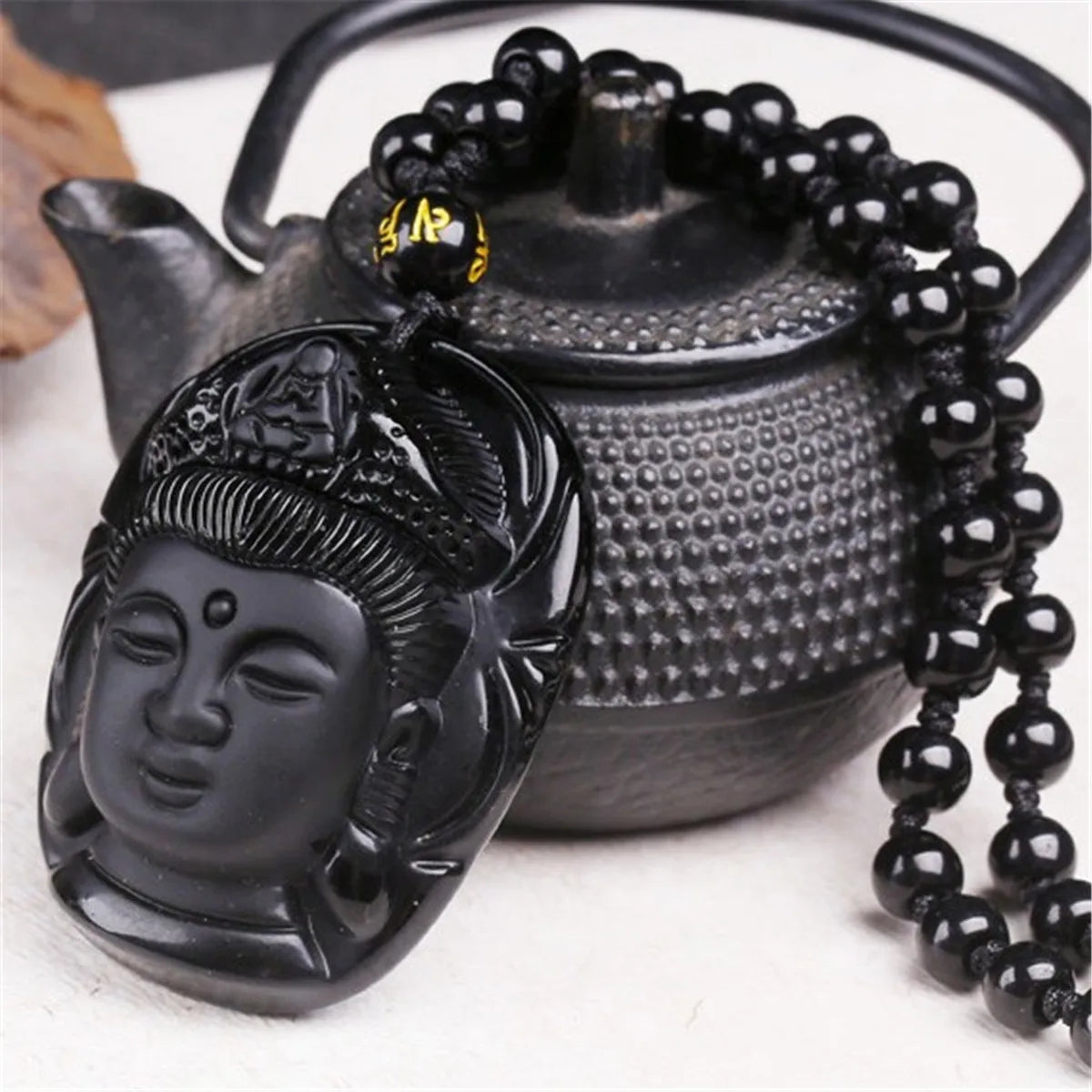 Natürlicher schwarzer Obsidian geschnitzter Jade Guanyin Buddha Kopf Glücksbringer Talisman Halsketten-Anhänger Geschenk