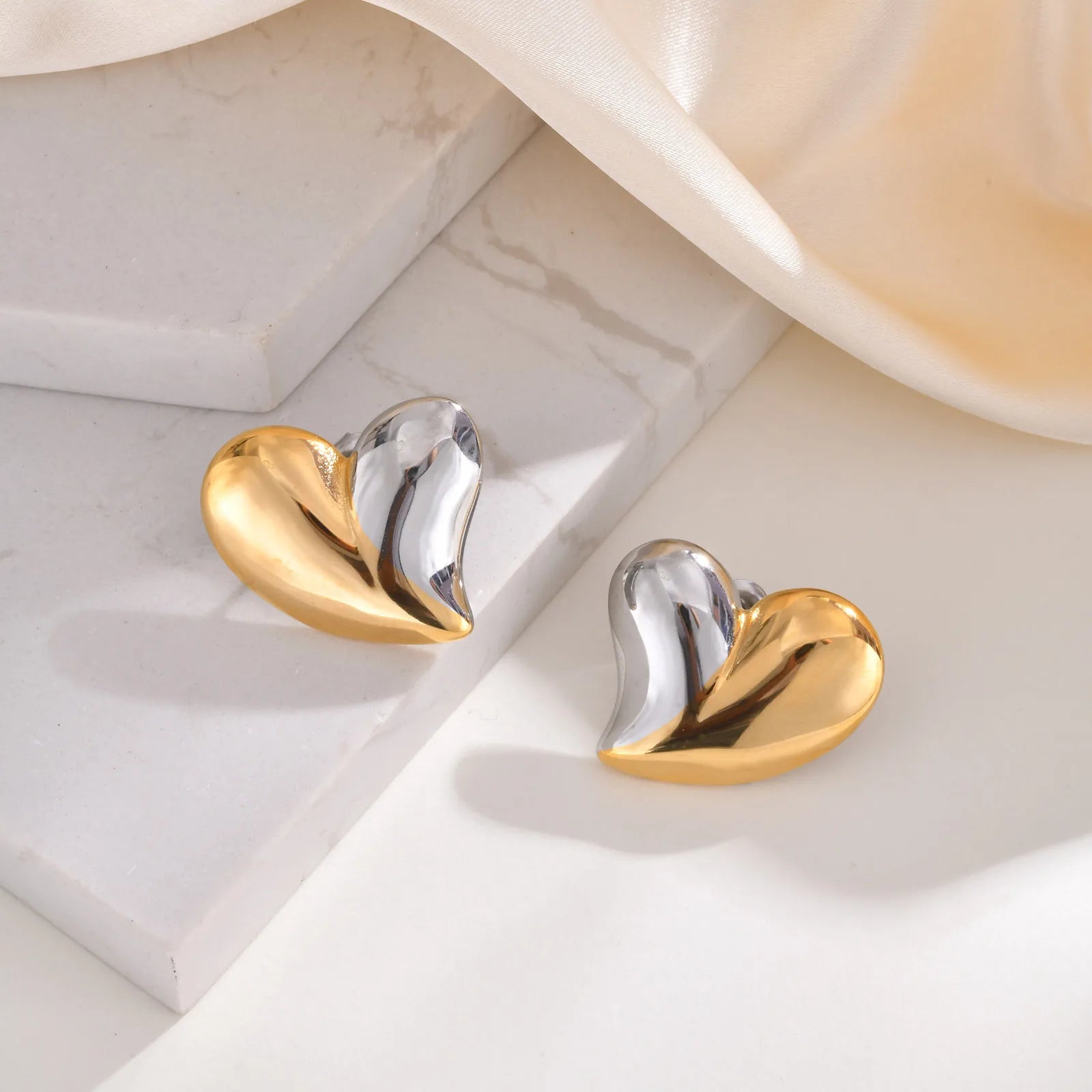 Minimalist Fashion Stainless Steel Heart Shape Stud Earrings For Women Gold Color Heart-Shaped Earring Fashion Jewelry Giftss