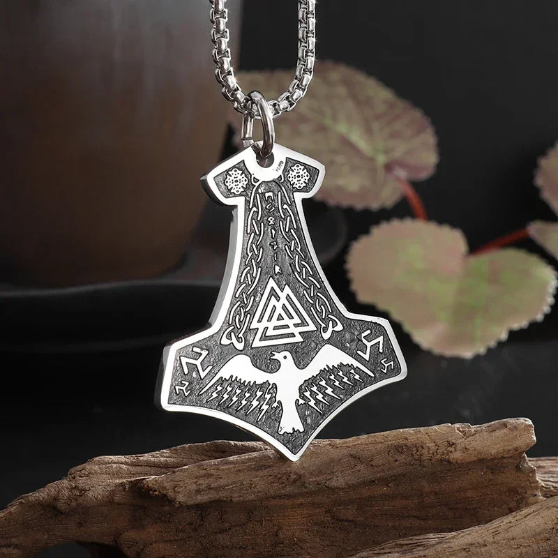 Retro Nordic Style Crow Skull Pendant Animal Bird Necklace for Men Personalized Jewelry Lucky Amulet Gift