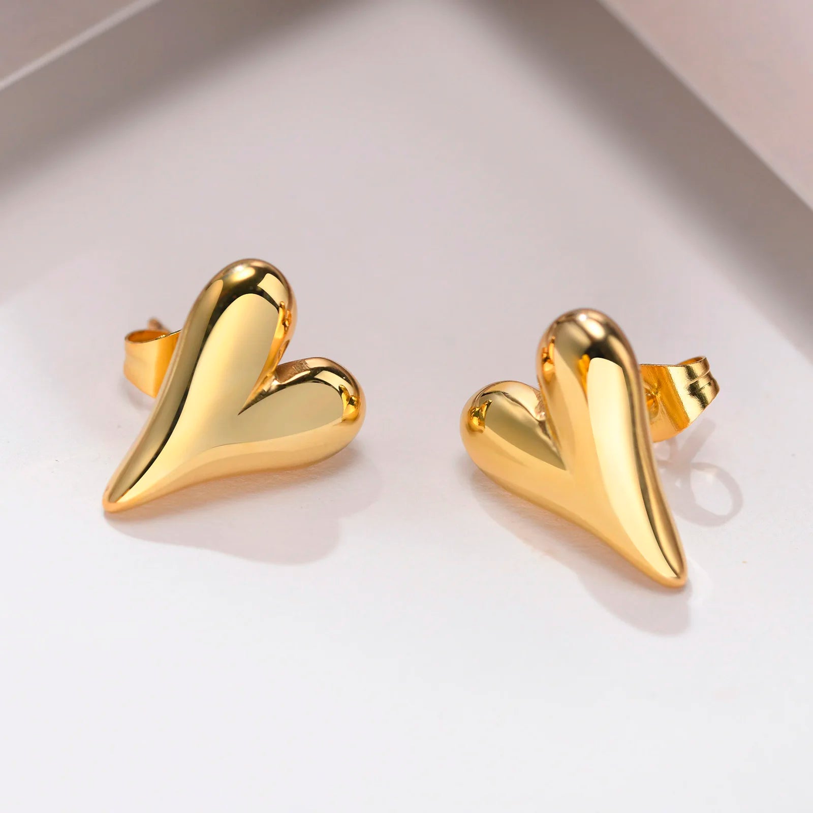 Minimalist Fashion Stainless Steel Heart Shape Stud Earrings For Women Gold Color Heart-Shaped Earring Fashion Jewelry Giftss