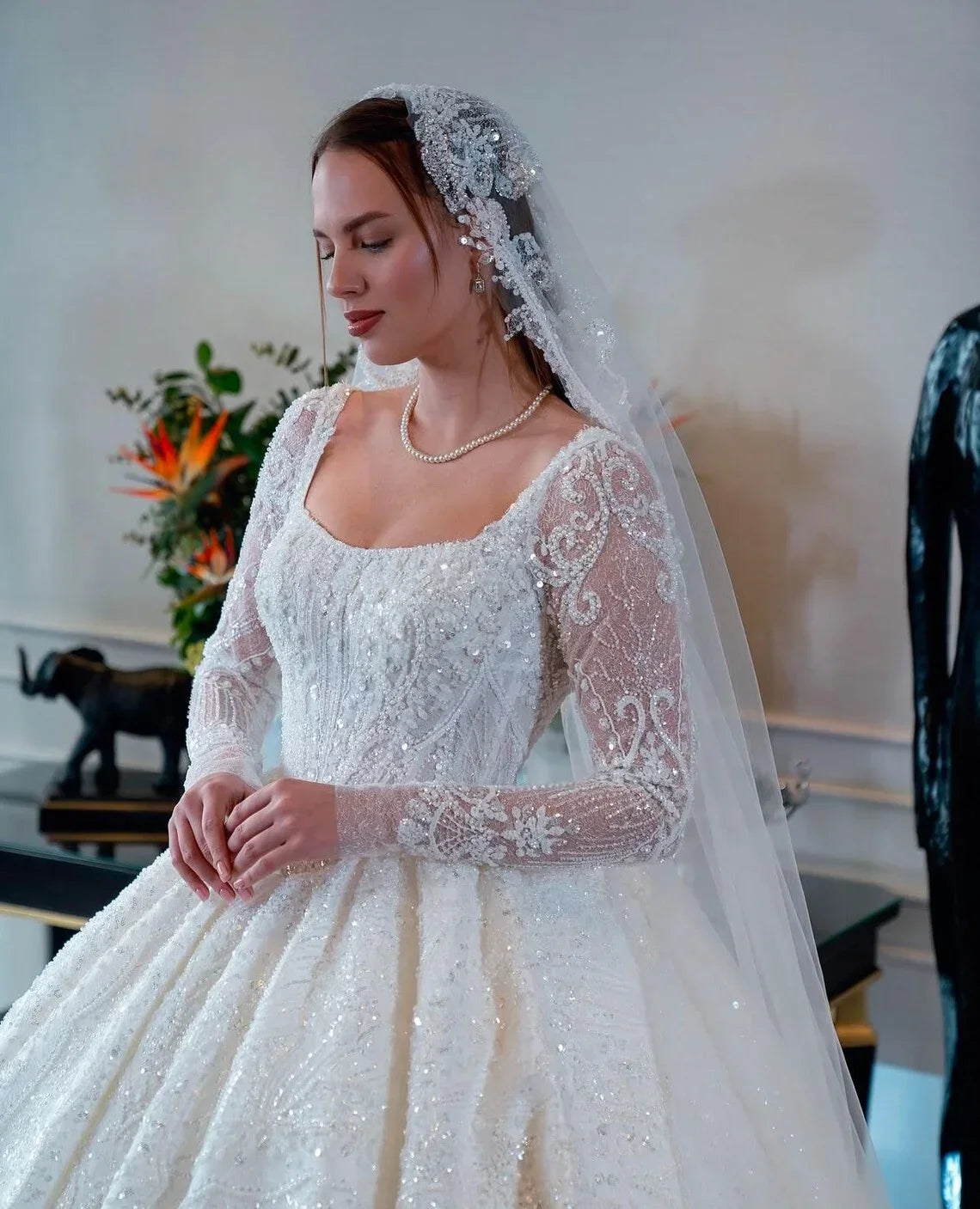 Customized Luxury Pearl Sparkling Princess Wedding Dresses Lace Bridal Dress Square Collar Long Sleeve Vestidos De Novia