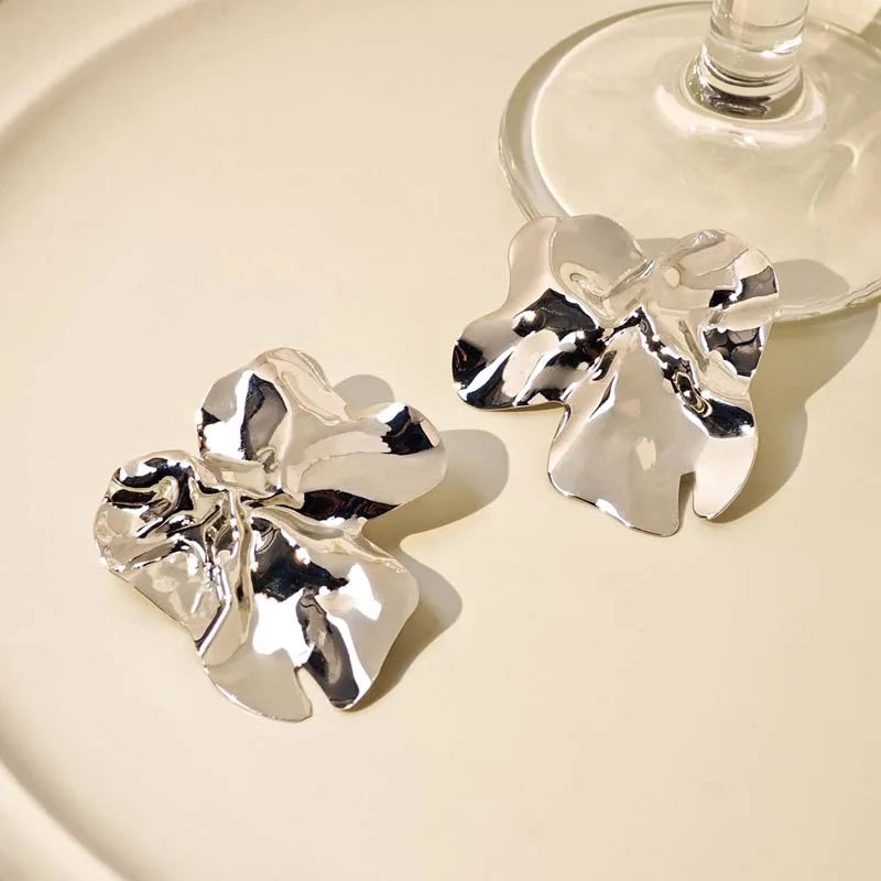 Fashion Metal Irregular Pleated Stud Earrings For Women Vintage Exaggerated Large Petal Flower Statement Earrings Jewelry