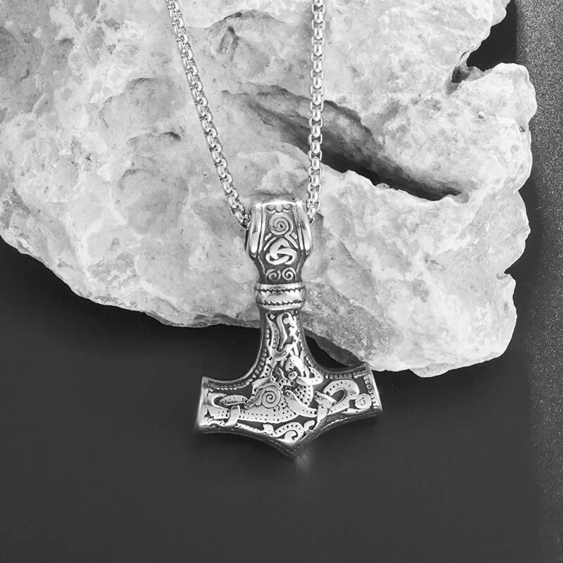 Retro Nordic Style Crow Skull Pendant Animal Bird Necklace for Men Personalized Jewelry Lucky Amulet Gift