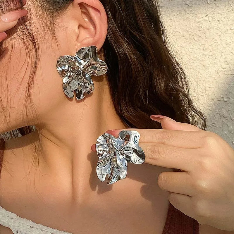 Fashion Metal Irregular Pleated Stud Earrings For Women Vintage Exaggerated Large Petal Flower Statement Earrings Jewelry
