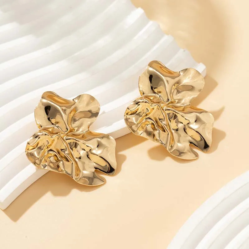 Fashion Metal Irregular Pleated Stud Earrings For Women Vintage Exaggerated Large Petal Flower Statement Earrings Jewelry