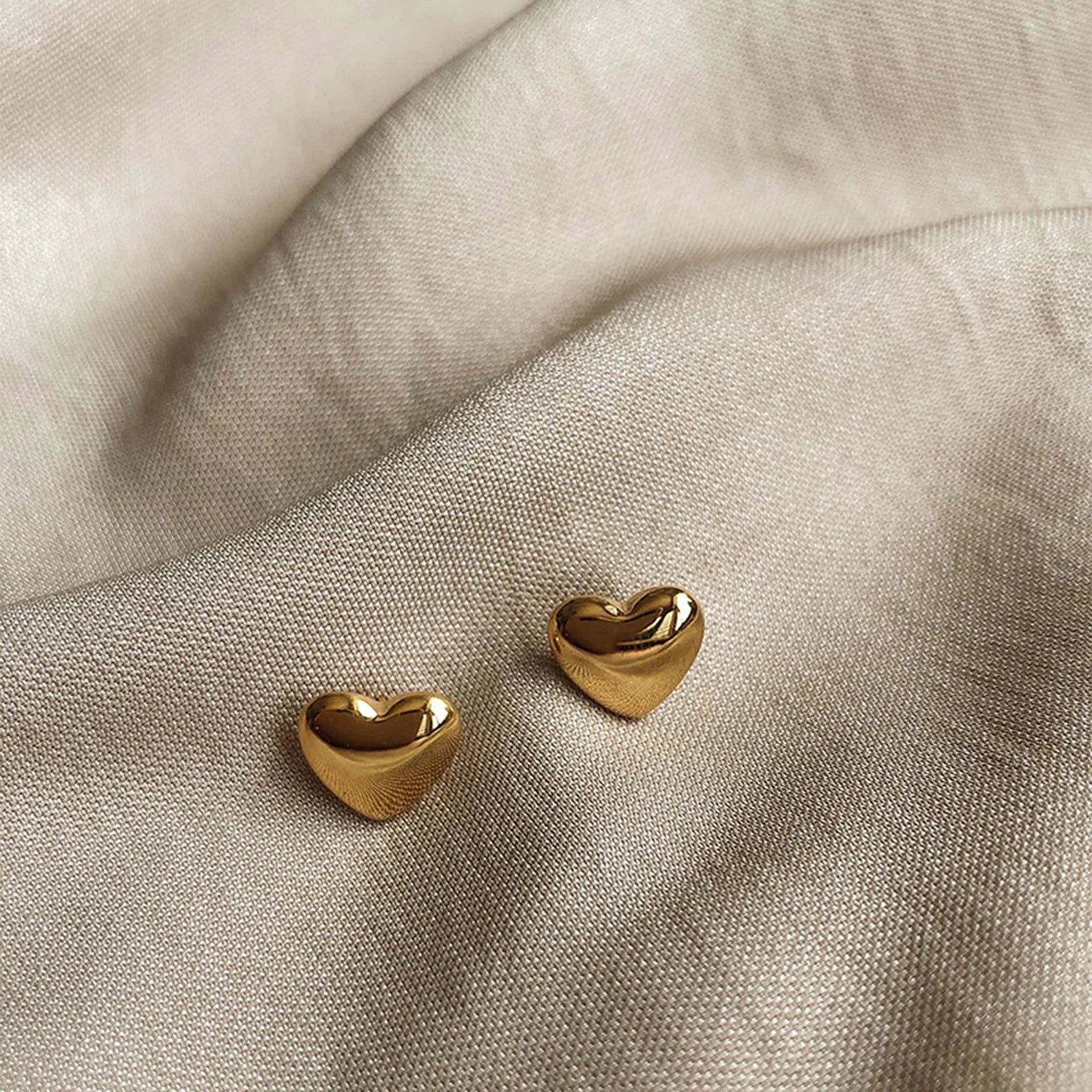 Minimalist Fashion Stainless Steel Heart Shape Stud Earrings For Women Gold Color Heart-Shaped Earring Fashion Jewelry Giftss