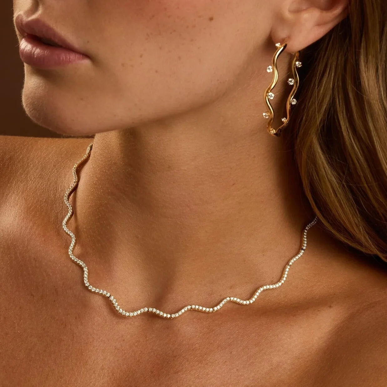 2026 New Arrived Trendy Women Jewelry Set Micro Paved CZ Curved Bar Wave Charm Chain Braelet Choker Necklace