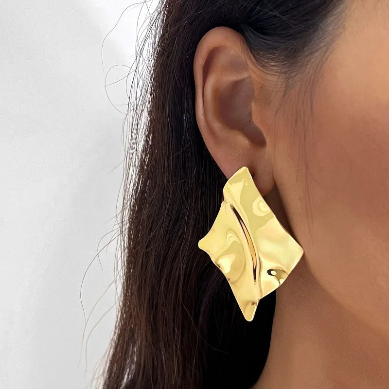 Fashion Metal Irregular Pleated Stud Earrings For Women Vintage Exaggerated Large Petal Flower Statement Earrings Jewelry