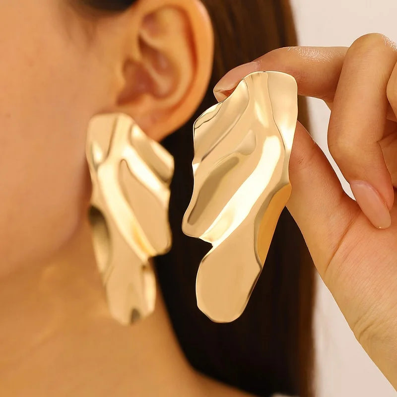 Fashion Metal Irregular Pleated Stud Earrings For Women Vintage Exaggerated Large Petal Flower Statement Earrings Jewelry