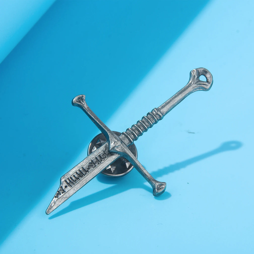 Lord of the Narsil Broken Sword Pins Brooch Movie Aragorn Sword Metal Badge Brooch for Women Men Lapel Pin Jewelry