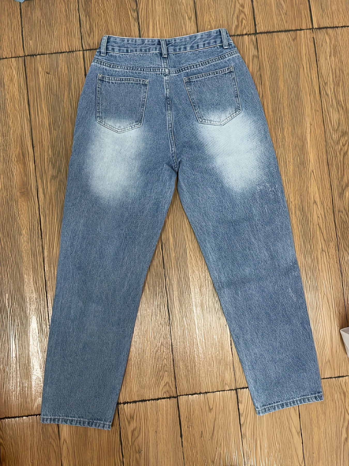 Summer-Ready Chic: Effortlessly Cool Blue Ripped Straight-Leg Jeans for Women with Easy-Care & Pockets