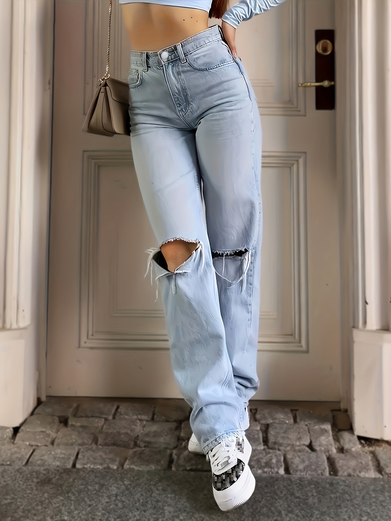 Summer-Ready Chic: Effortlessly Cool Blue Ripped Straight-Leg Jeans for Women with Easy-Care & Pockets