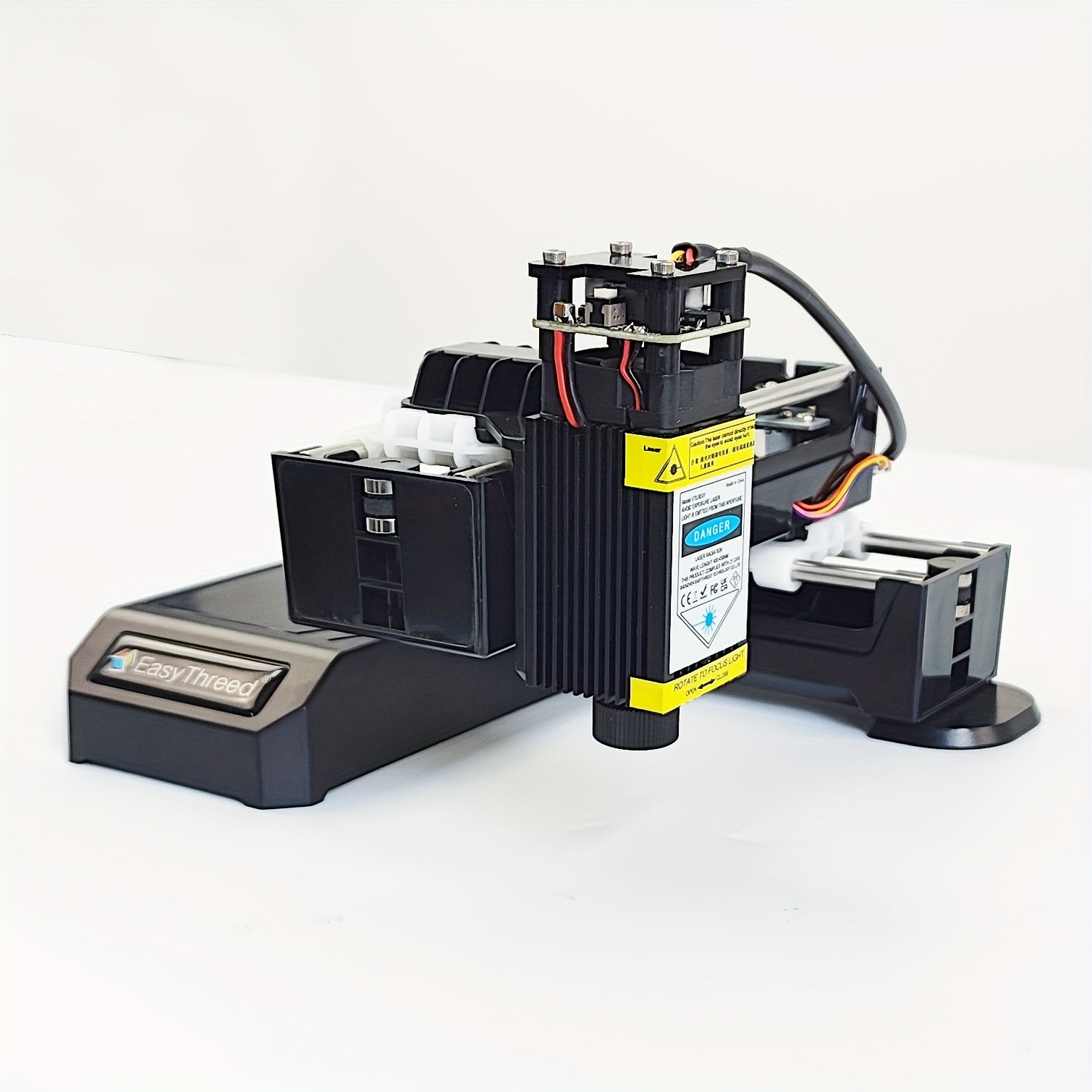 EasyThreed 0,5W Lasergravierer für Anfänger, DIY-Gravurbereich 100x100mm, kabellose Smartphone-Konnektivität, APP-Steuerung für iOS & Android, Kunststoffmaterial, 110V/220V Stromversorgung, US-Stecker, elektronische Komponenten enthalten