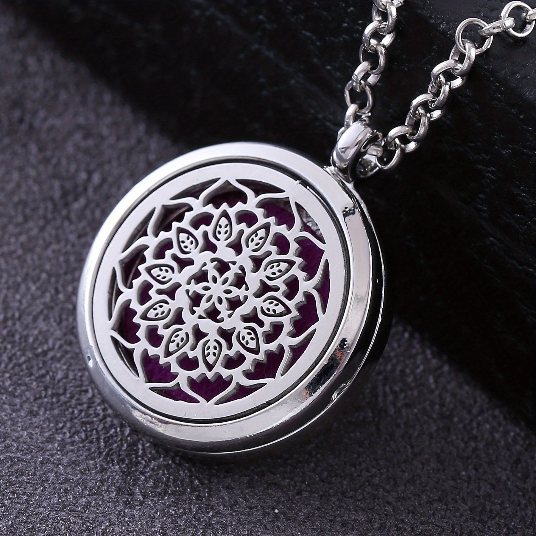 Metal Stainless Steel Pendant Necklace Open Locket Perfume Aroma Essential Oil Diffuser Necklace For Women Girls